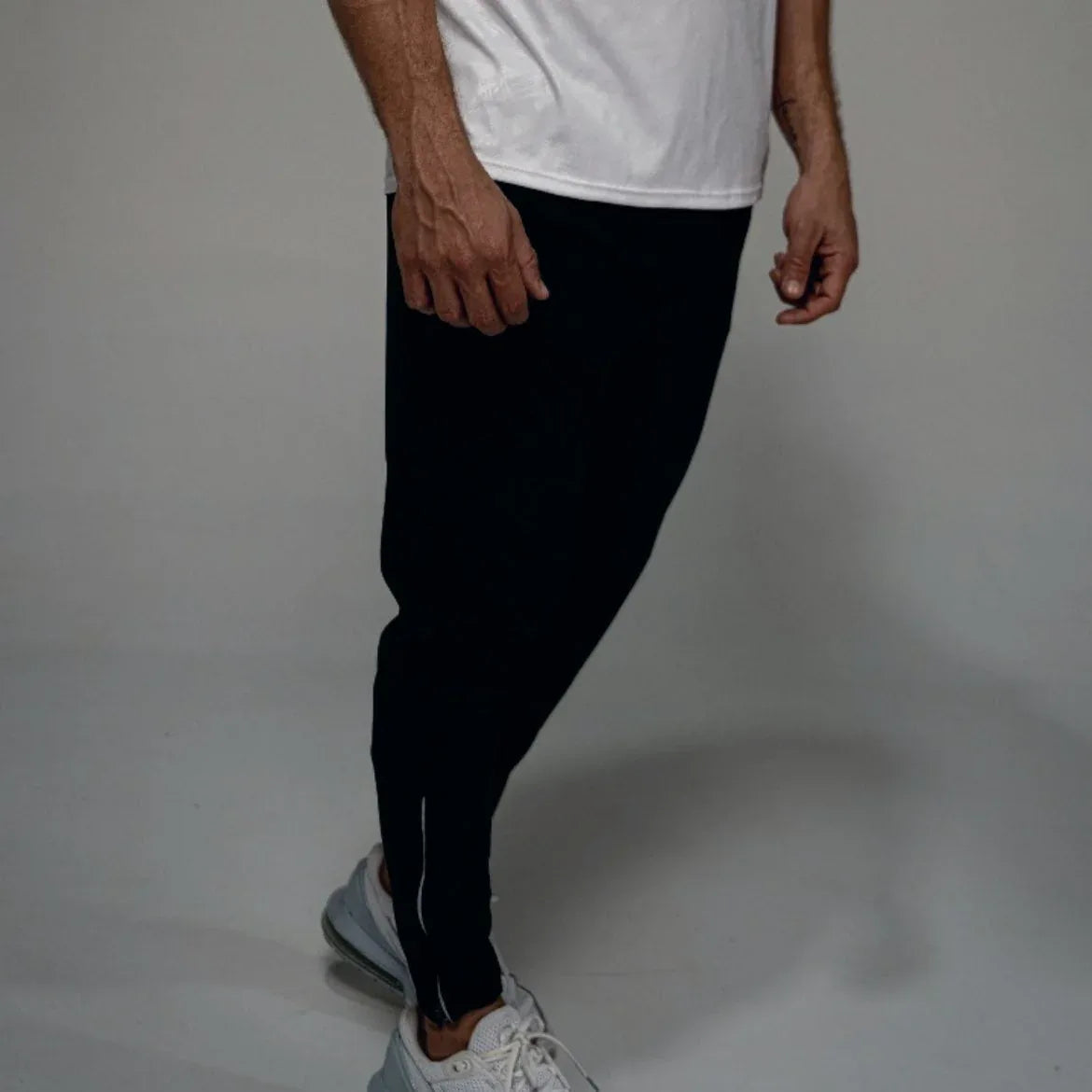 Sudadera deportiva negra