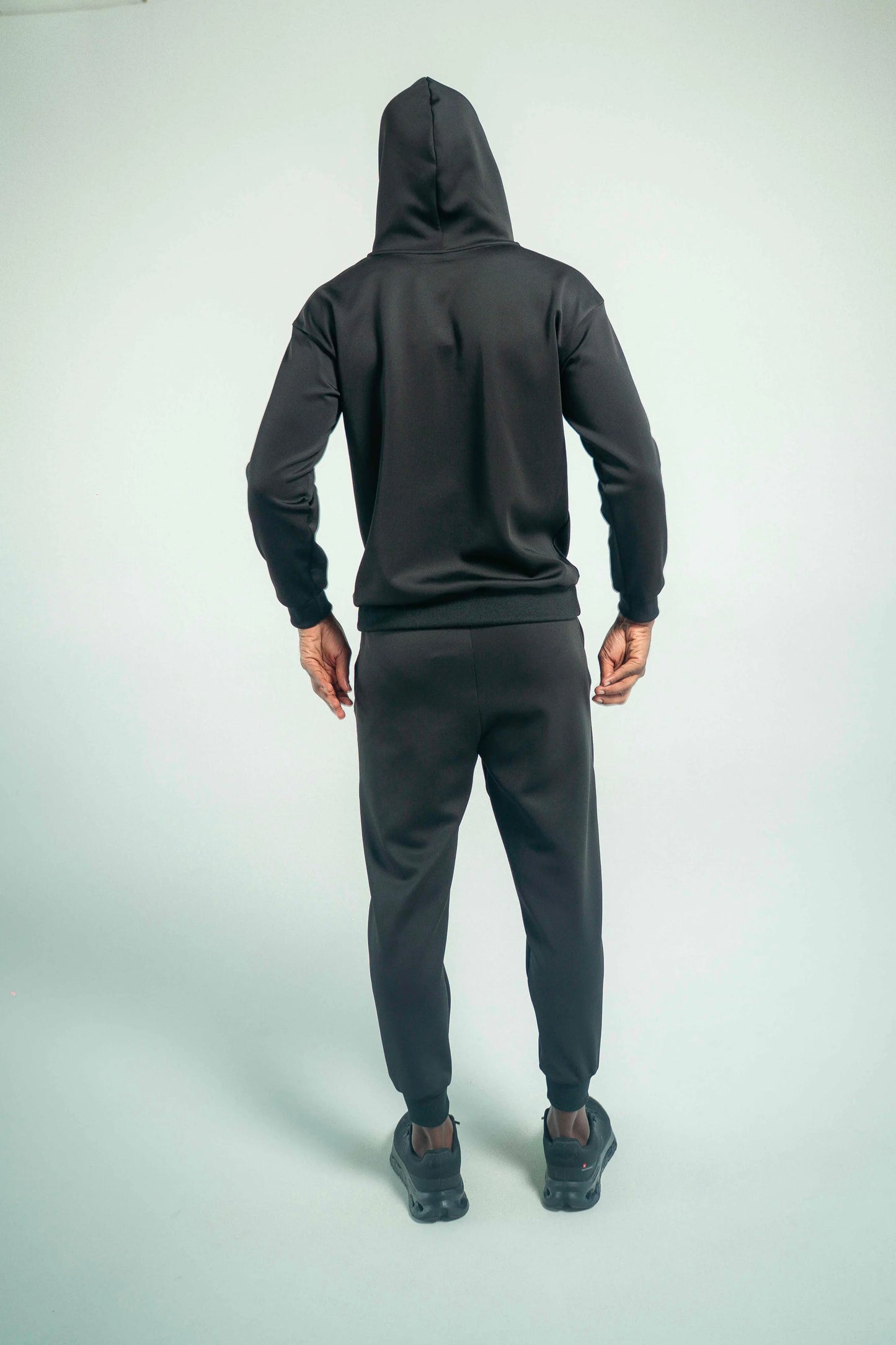 Sudadera con capucha negra