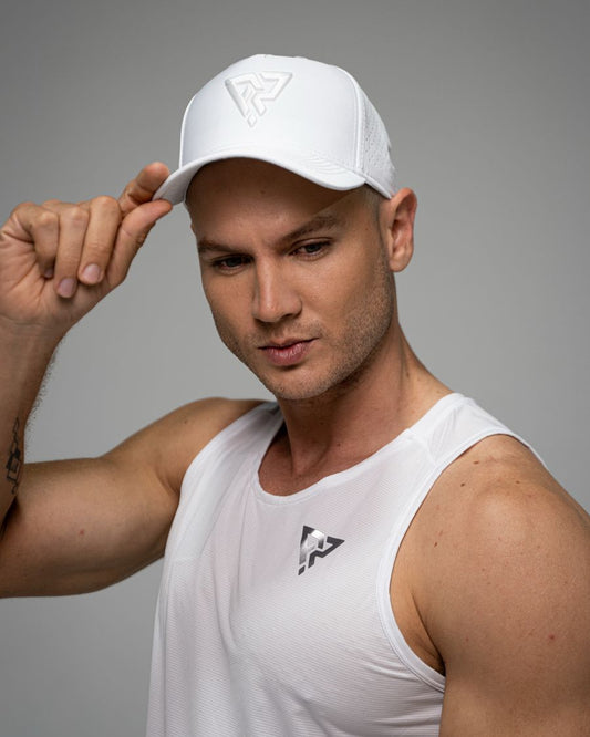 Cap bordada ajustable - White